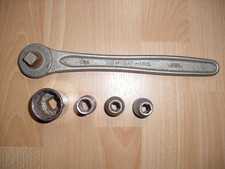 DOWIDAT-IND.---Ratsche mit 4 Nüssen