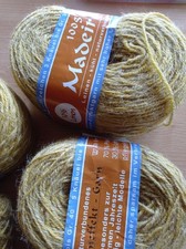 ca 500 g schöne Wolle,  30 % Leinen Farbe gelb.