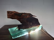 Tischlampe Holz und Harz