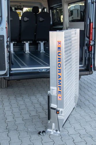 Rollstuhlrampe klappbar