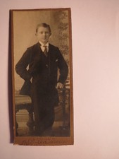 Kiel - stehender Junge im