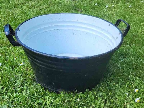 Schwarze runde emaille - runde, wanne