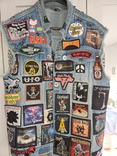 Heavy Metal Kutte, Jeansweste, 4XL, 73 Patches, 1 großes von Doro, 1,50m Kette,