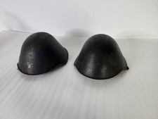 2 originale NVA Stahlhelme DDR – Modell M56 – mit Innenfutter und Riemen