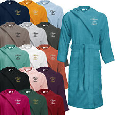 Bademantel mit Kapuze bestickt