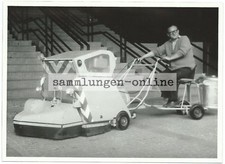 Reinigungsfahrzeug Einsitzer Nutzfahrzeug Fotografie Foto Photograph Photo