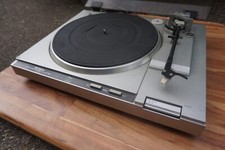 Hitachi HT 50 S mit Quartz Direktantrieb und neuer Nadel