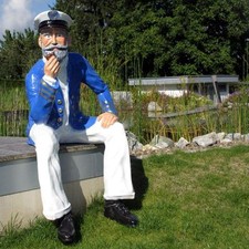 KAPITÄN MATROSE SEEMANN sitzend lebensgroß MARITIME DEKORATION Garten Figur Sylt