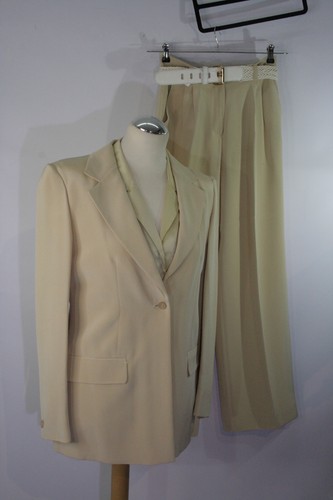 Mega prada anzug beige - prada,