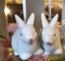 2 x Osterhase Hasen Figur Osterdekoration Ostern Hängen Weiß Vintage Keramik