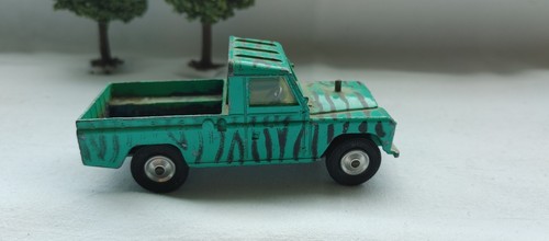Corgi toys land rover daktari - corgi,