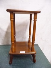 7237.   Alter  Tisch   Holz Beistelltisch Blumentisch