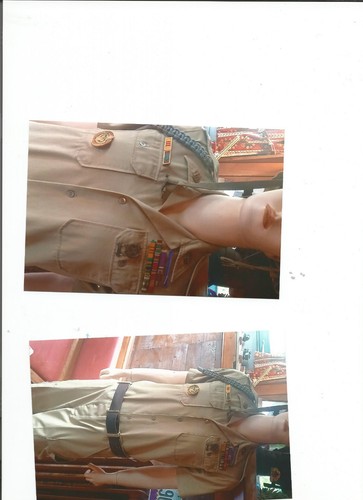 Uniform mit helm auf puppe - mit,