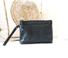 Schwarz vegan Kunstleder Clutch Douglas x Suri Frey Tasche Kosmetiktasche gewebt