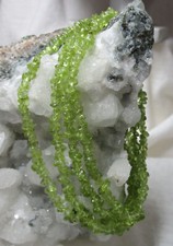 zarte PERIDOT   Edelstein