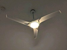 Heizkosten sparen Ventilatoren Winterfunktion Rückwärtslauf Heizung Deckenlampe