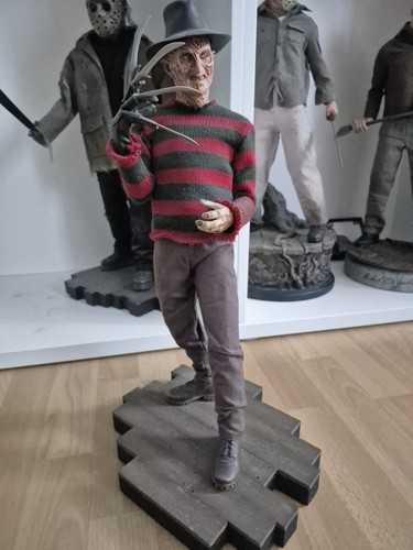 Sideshow premium format - premium, freddy