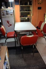 American Diner Tisch mit 2 Stühlen und einer Sitzbank zu Verkaufen