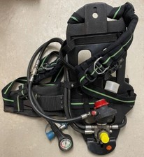 Feuerwehr, THW Pressluftatmer A160, Trageplatte, Gurte, Lungenautomat, Finimeter