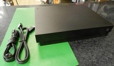 XBOX ONE X Spielekonsole - 1TB