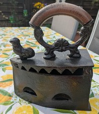 Antikes altes Bügeleisen -