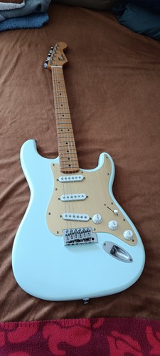 Squier fender 40th - by,