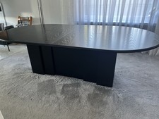 Hochwertiger Esszimmertisch aus massivem Holz, von 140 x 120 bis 210 cm