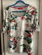 Blumenshirt von Lea H, Größe M,