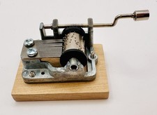 Fridolin Music Box - Gustav