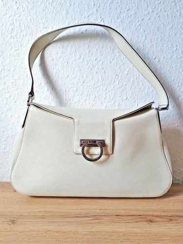 Authentic salvatore ferragamo - authentic,