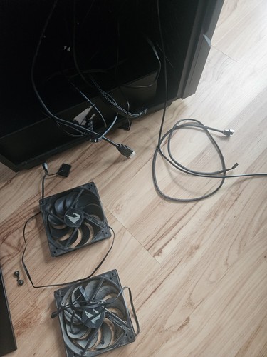 Gigabyte aorus c300 glass midi - gigabyte,