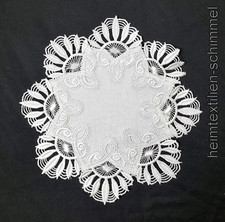 STICKEREI Tischdeckchen