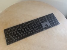 Apple Magic Keyboard W/