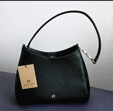Aigner Handtasche, Jerzy