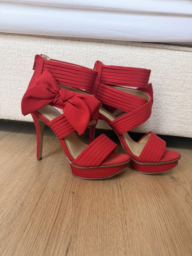 Rote high heels - heels, schleife