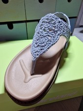 Blaue Zehenpantolette