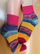 Handgestrickte socken - handgestrickte,