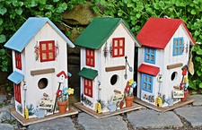 ❀ Schöner Nistkasten Haus Villa Boltze Vogelhaus Meise Rot Blau o. Grün #378E