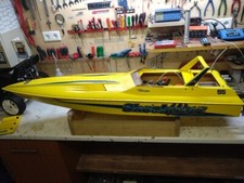 SHOCKWAVE 55 Rennboot RIESIG Zenoah 26