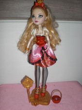 Ever After High Apple White Puppe mit Zubehör