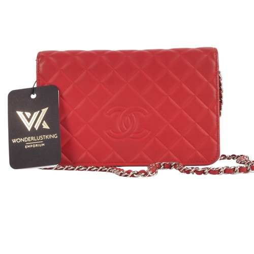 Chanel diamond wallet on - cc,