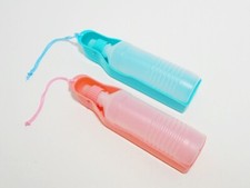 Trinkflasche - Wasserspender Wassernapf für unterwegs 500 ml - hellblau / rosa -