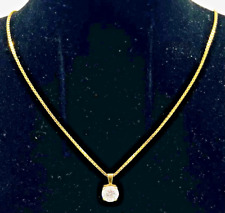 333/- 8KT Gelbgold Kette mit Anhänger, simulierter Diamant, 42 cm lang. 