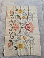 Stickerei Kreuzstich auf altem Bauernleinen (noch nicht fertiggestellt)!