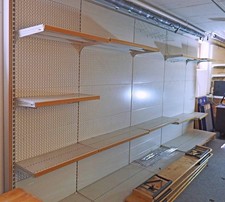 Regalsystem Wandschiene mit