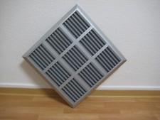 CD-Wandregal aus Holz und Kunststoff für 54 CDs, sehr guter Zustand