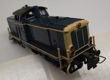 Trix Express H0 2266: V 100 in blau/beige mit Lichtwechsel