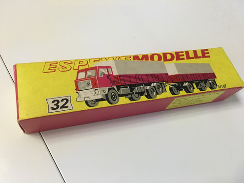 Leer karton ddr nr 32 - 1:87,