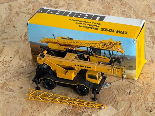 Conrad 3076 liebherr ltm - 1:50,
