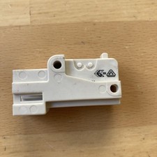 Bauknecht Mikroschalter für Schwimmer 481227138358, C 00317471, Bosch 00627642
